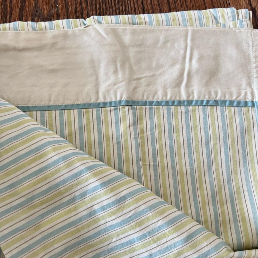 King cotton sheet lined pattern bedding - Picture 3 of 4